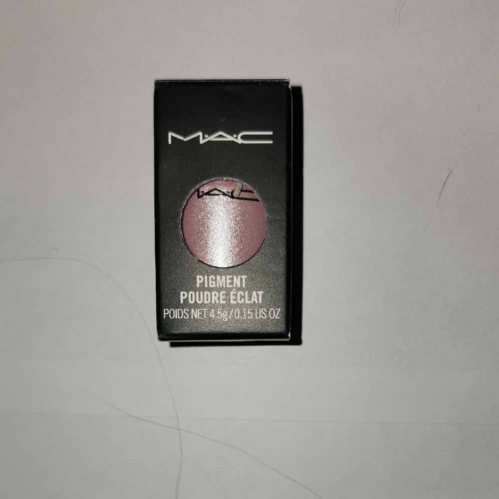 MAC Cosmetics Pigment Powder in Soft Pink